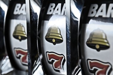Live dealer at No Commission Baccarat table on bolahiu login